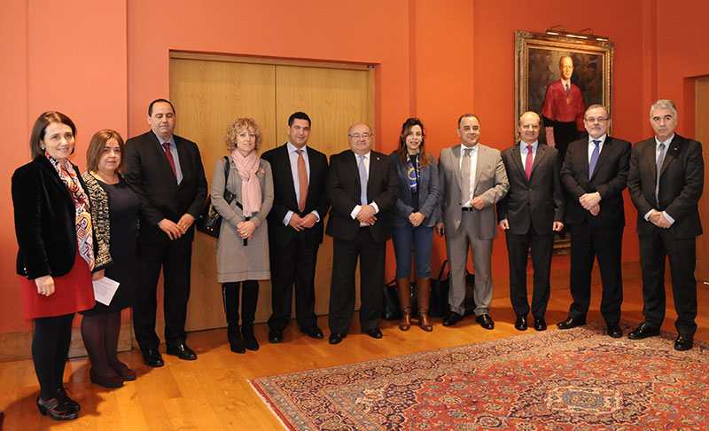 Comitiva de la UC y el Gobiernod e Cantabria en la recepción a los rectores de Ibn Tofaïl y Mohamed V