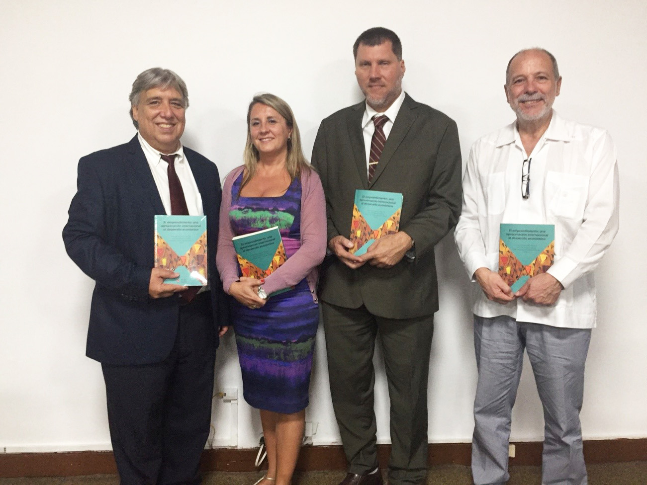 Presentado en La Habana un libro sobre emprendimiento coeditado por dos profesores de la UC